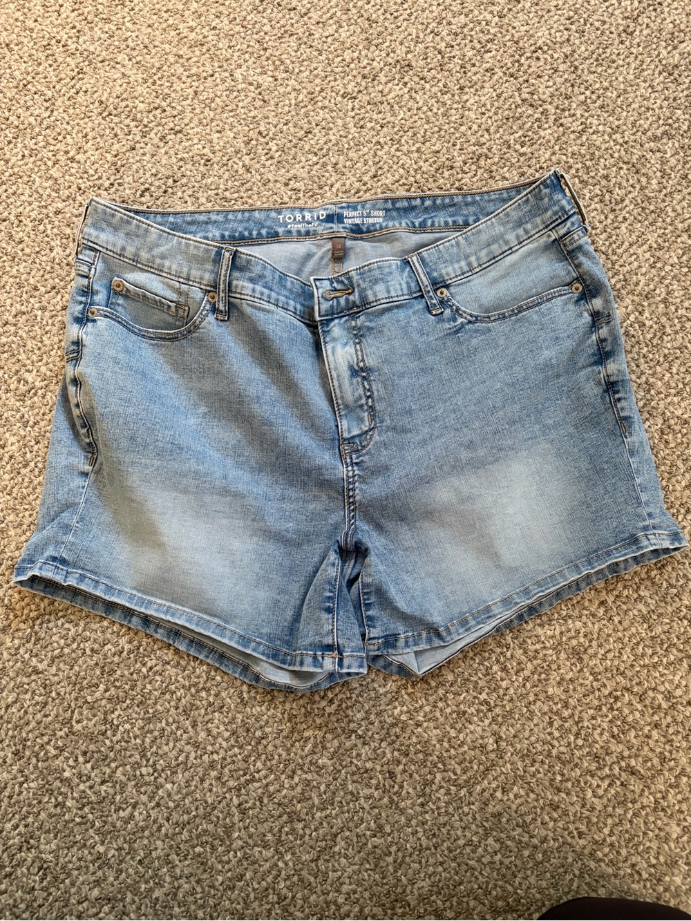 Torrid 5” Perfect Light Wash Denim Jean Shorts